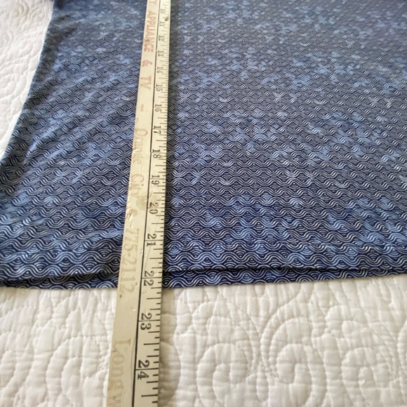 Lands' End Blue Boxy Short Sleeve T-Shirt Shades of Blue Wavy Print Size Small - Picture 8 of 8